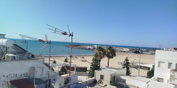 Ático con terraza privada a 39 m del mar